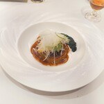 梨杏 - 大根の肉詰めとアワビの葱生姜風味蒸し、黒酢ソース