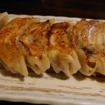 かつ蘭 - 料理写真:餃子 700円 ボリュームあり