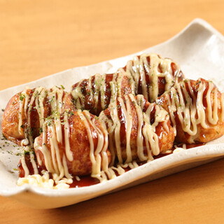 秘伝の出汁と厳選真ダコが決め手◎自慢のフワトロたこ焼きを満喫