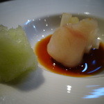 味とく家 - 河豚で白菜を包んでます