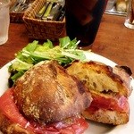パーラー江古田 - （再訪）トマトとチーズのサンドイッチをチーズリュスティックで、アイスコーヒー