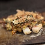 お好み焼屋みっちゃん - イカがいいーー仕事してる  (*´ч`*) ｳﾝﾏッ！