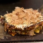 お好み焼屋みっちゃん - 「豚イカ玉」 900円  外カリ 中フワ