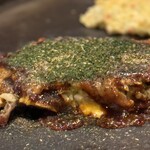 お好み焼屋みっちゃん - 青のり、マヨネーズ、花ガツオ、完成