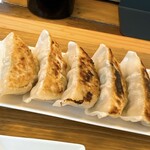 Sunny Day Dumpling - 餃子（ニンニクあり）