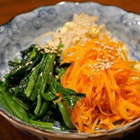 焼肉 にくだらけ - ナムル盛り合わせ