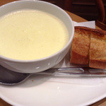 ムッシュソレイユ - フランスパン付きコーンスープ