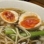 百日紅 - 特製朝ラーメン（醤油）800円
