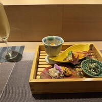 吉祥寺 鮨 栞庵 やましろ - 前菜とスパークリングワイン