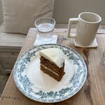 喫茶tton - 素敵なお皿です。コーヒーカップも寸胴で、cute