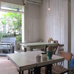 ワンダーキッチン - 一階店内