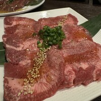 老舗精肉店直送 千種焼肉 飛騨牛の奴隷 千種店 - 特製タン