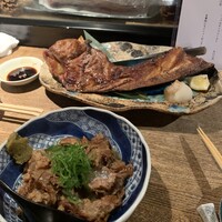 水魚 - マグロカマ焼き、豚すじ煮込み