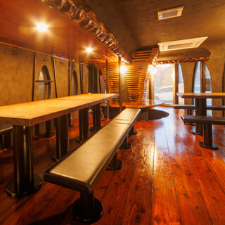 6~15名様のパーティースペースを完備。飲み放題付きコースも