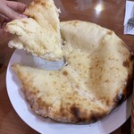 バンチャガル - たっぷりチーズ！かなりの重量！