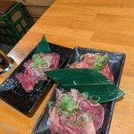 庄内ホルモン - 左が、黒毛和牛カッパ、豚ハラミ、豚タン