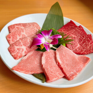 仙台牛の焼肉や黒毛和牛ユッケなど、こだわり抜いた肉を堪能