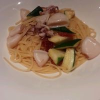 サバティーニ・ディ・フィレンツェ 大丸東京店 - 小ヤリイカとズッキーニとドライトマトのガーリック風味スパゲッティ