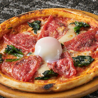 ナポリ風ピッツァ・半熟卵のビスマルク