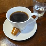 キッチン ブルー グローブ - ホットコーヒーのアップ