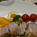 キッチン ブルー グローブ - 備え付け野菜のアップ