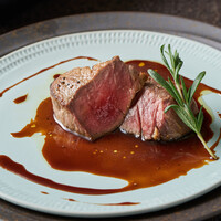 牛フィレ肉のロティ～マデラソース