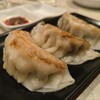 中華＆日本酒バル ぼぶ - 餃子