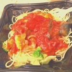 ミニストップ - 野菜と海老の冷製トマトパスタ 
             