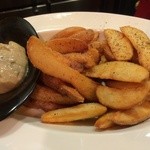 俺のイタリアン marche - アンチョビポテト380円