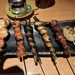 炭火焼寝床 心斎橋本店 - 左から、はらみ  つら  牛蒡巻  ﾆﾗ巻   肝   つくね