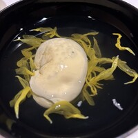 豆腐懐石 くすむら - お椀　牡蠣豆腐