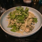山下食堂 - 牡蠣とルッコラソースのリングイネ