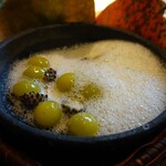 エースホテル京都 - 銀杏　松ぼっくり