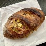 メゾン ムラタ - さつまいもとくるみのフランスパン ¥290