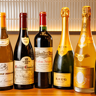 ワインや日本酒など、プロが厳選する良酒を多彩に取り揃え