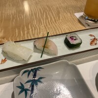対馬のどぐろとイカ活き造り 博多 魚蔵 都ホテル店 - 