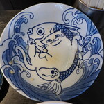 弘明寺丿貫 - どんぶりの鯛と猫の絵