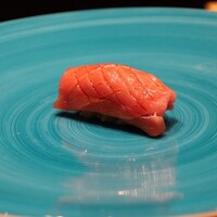 鮨 urag - 北海道・噴火湾産の天然本マグロのトロ