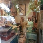 草季庵 - 光が反射して見にくいですが戦場の後のような打ち場