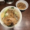 ラーメン 雷 東京本丸店