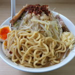 ラーメン いつき - ラーメン650円・味付玉子100円・野菜・にんにく・脂・辛め(食べるラー油）
