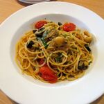 ビファーサ - 料理写真:アンチョビソースのシーフードブッタネスカ(1200円)