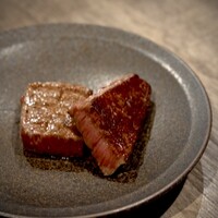 焼肉とみ 横浜関内店 - 二種の焼き方を味わえるシャトーブリアン