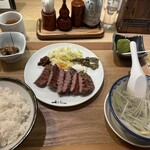 牛たん炭焼き 利久 仙台駅店 - 