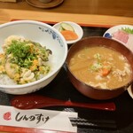 しんのすけ - かきとたら白子と青のりの卵とじ丼
      刺身(三種盛り)
