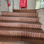 Curry House MUMBAI - 階段上がって右にドア