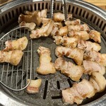熟成肉専門店 ヨプの王豚塩焼 - 