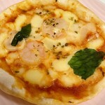 Atelier de Fromage Karuizawa Baiten - にんにくと小エビのピザ（Sサイズ 507円）
