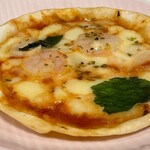 Atelier de Fromage Karuizawa Baiten - にんにくと小エビのピザ（Sサイズ 507円）