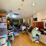 福縁 - 客層がガテン系！分かりやすいです(^^)ここにリーマンも混じってラーメンです